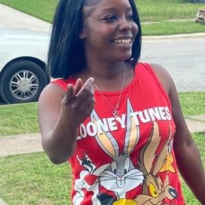 Meet your Posher, Monica